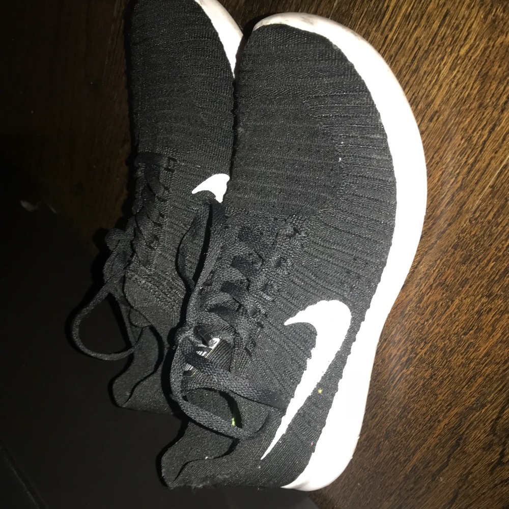 Women’s Nike Sneaker Size 6.5